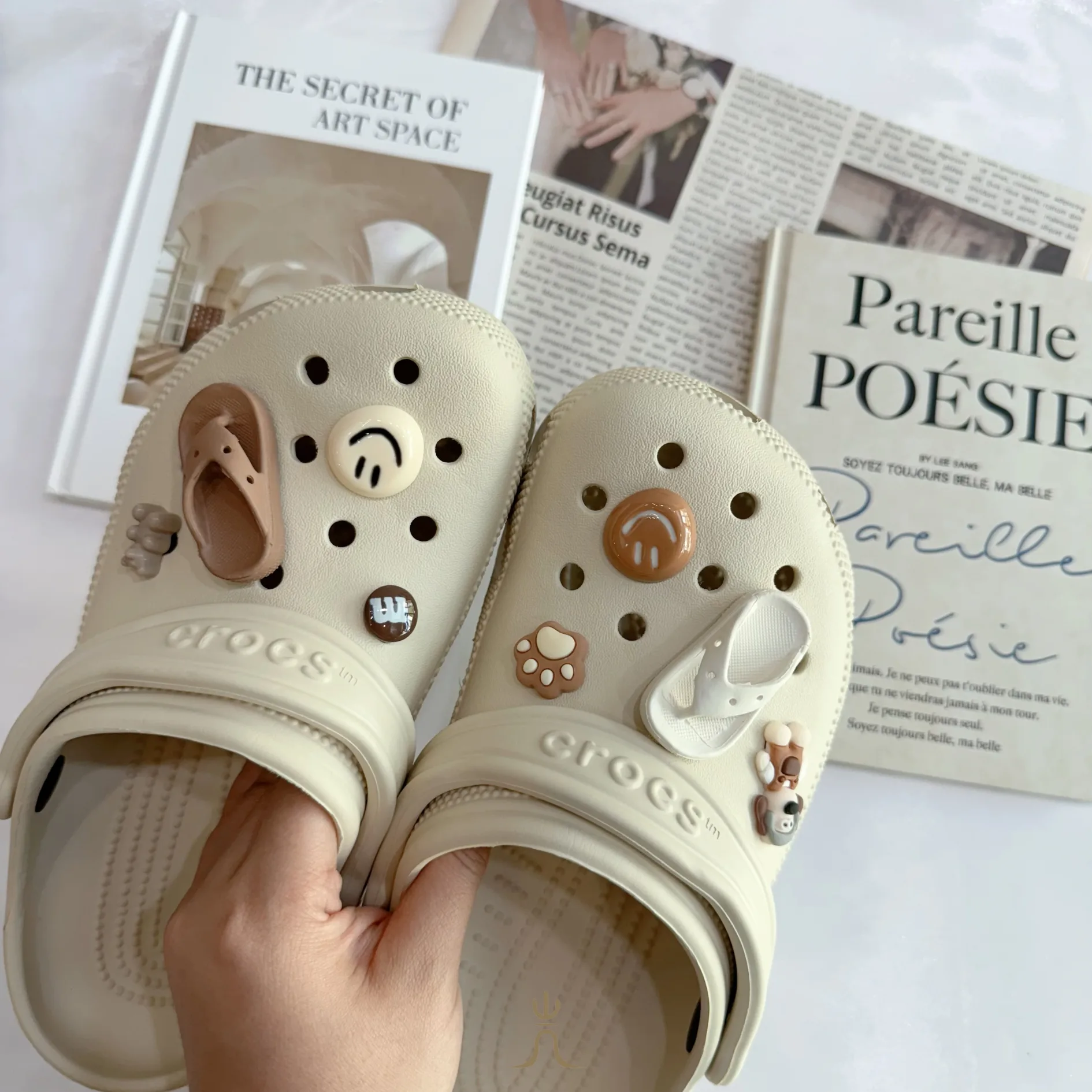 洞洞鞋上的拖鞋｜Crocs鞋扣 - Image 1